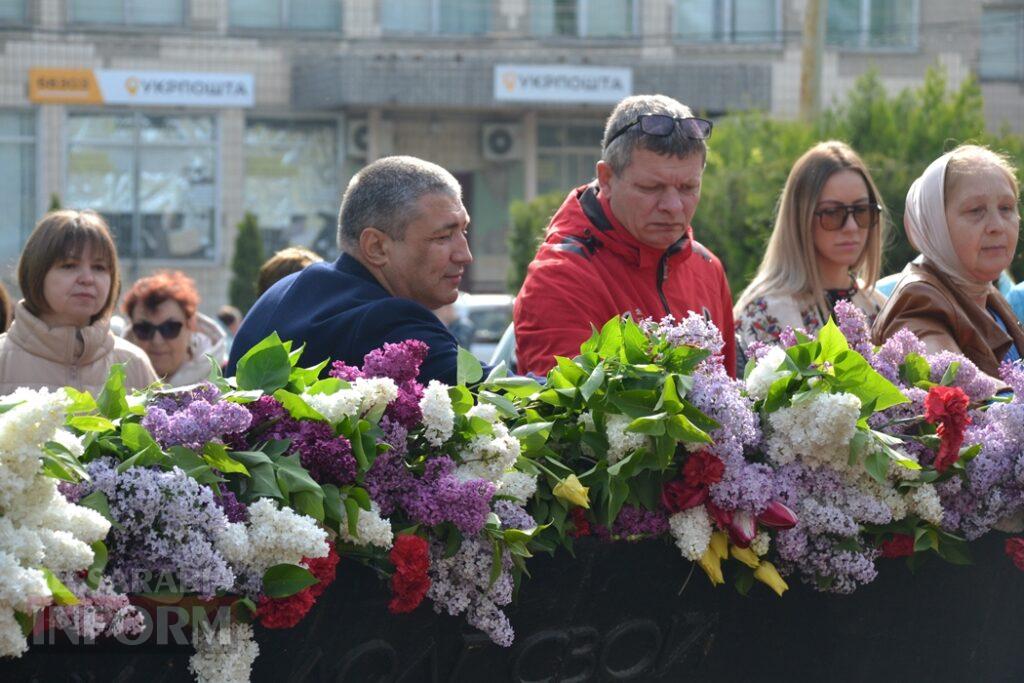 На знак скорботи за загиблими у Другій світовій війні Сквер пам’яті в Кілії прикрасили червоними маками