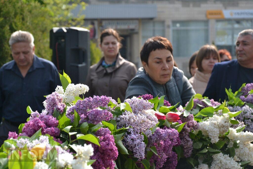 На знак скорботи за загиблими у Другій світовій війні Сквер пам’яті в Кілії прикрасили червоними маками