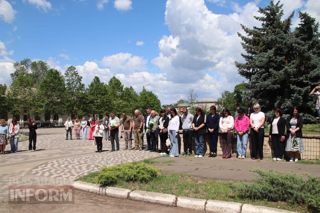 Двадцять сім ударів дзвону у тиші: у Болграді провели травневий «Дзвін пам’яті» за полеглими Героями Болградщини