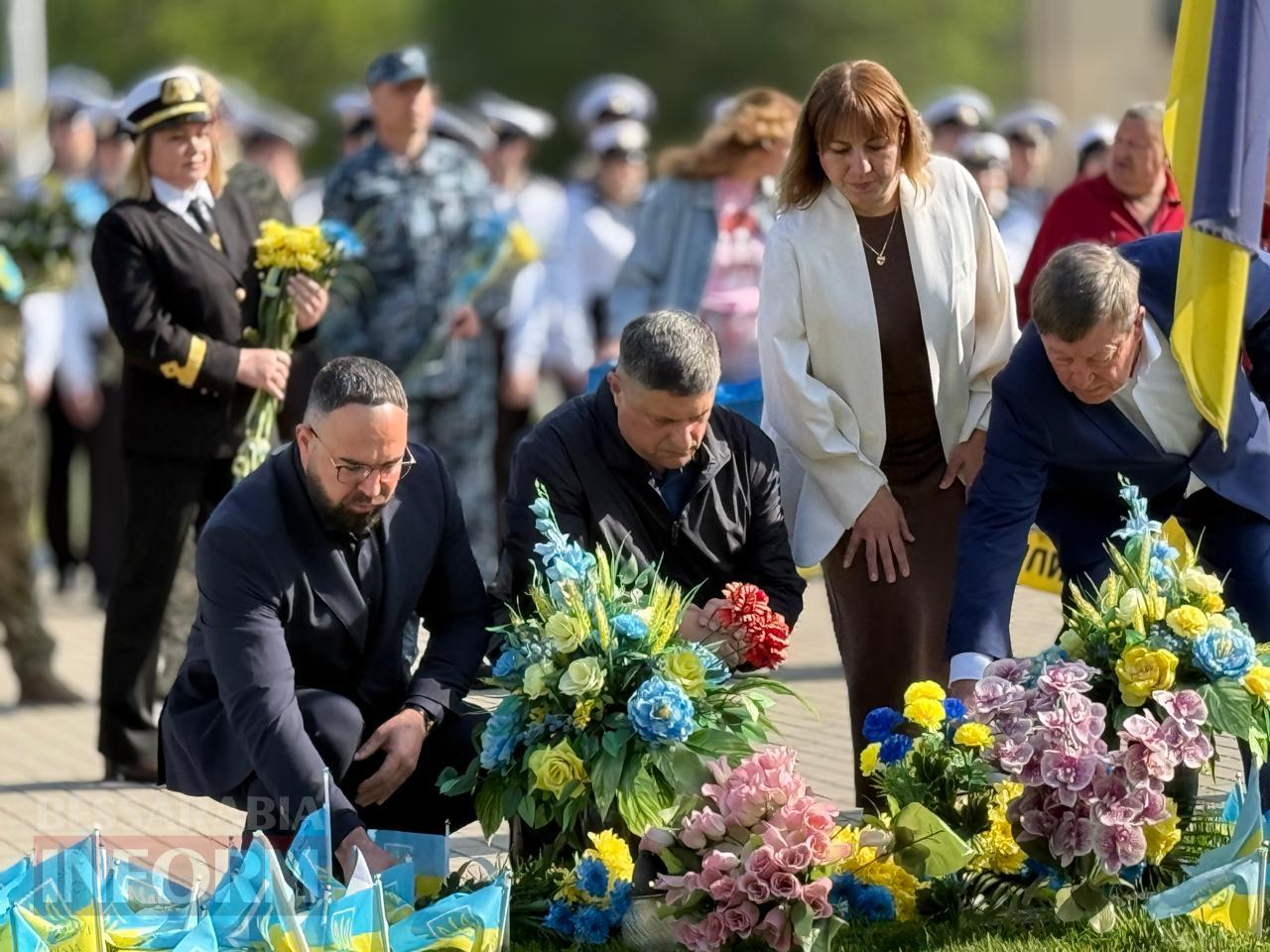 Дві війни — одна ціна свободи: в Ізмаїлі вшанували героїв різних поколінь