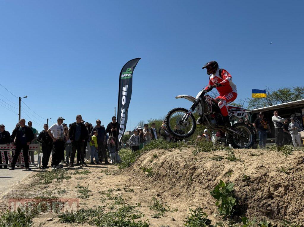 Рев двигунів, драйв та швидкість: в Ізмаїлі пройшов Кубок Бессарабії з мотокросу