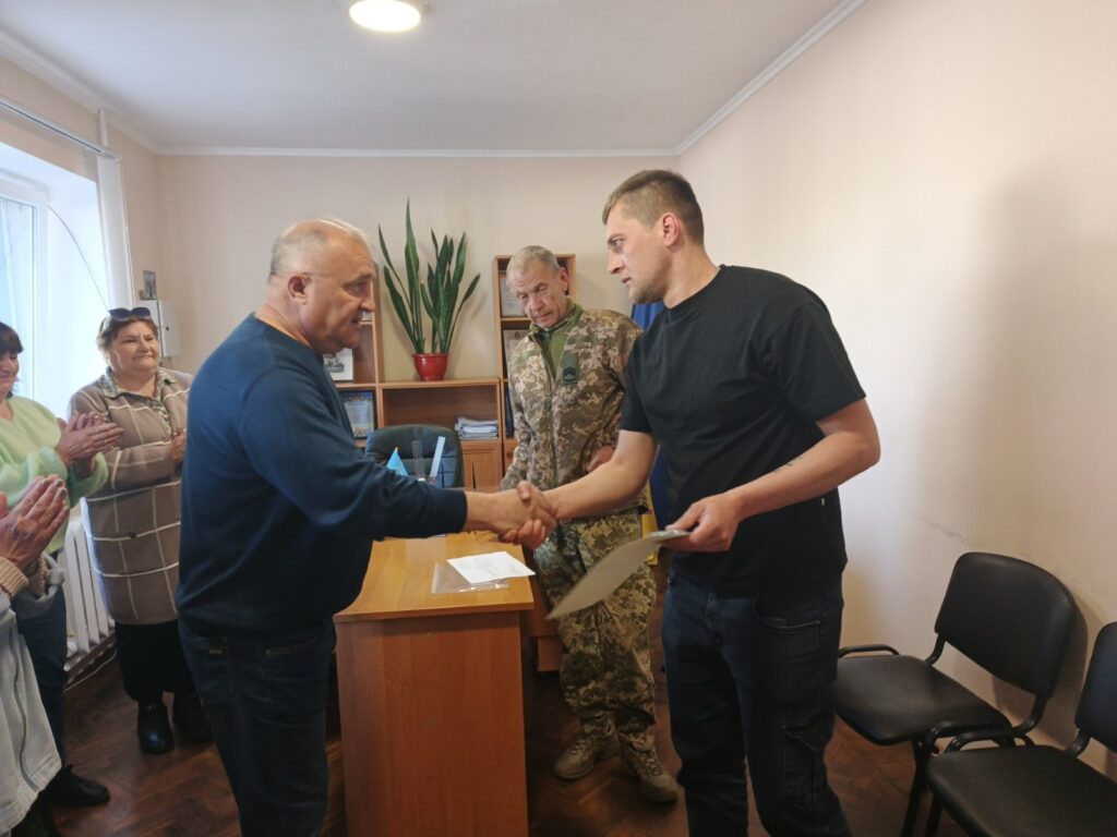У селищі Бессарабської громади захисника відзначили державною нагородою від президента