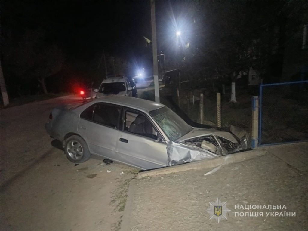 У Болградському районі неповнолітні випили вина та потрапили в ДТП