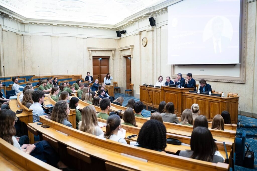 Місія в ЄС: одинадцятикласниця з Білгород-Дністровського району закликала європейців рятувати вкрадених українських дітей
