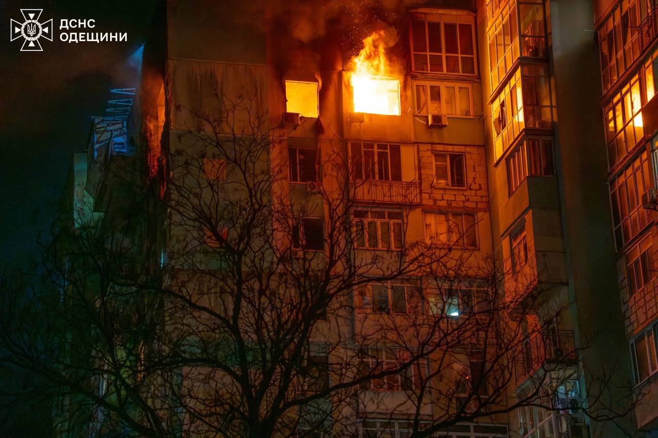 Вночі рф знов масовано атакувала Одещину, є постраждалі