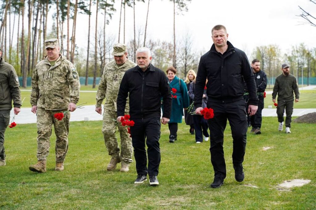 Вісім невпізнаних тіл Героїв з Одеської області знайшли вічний спокій на Національному кладовищі