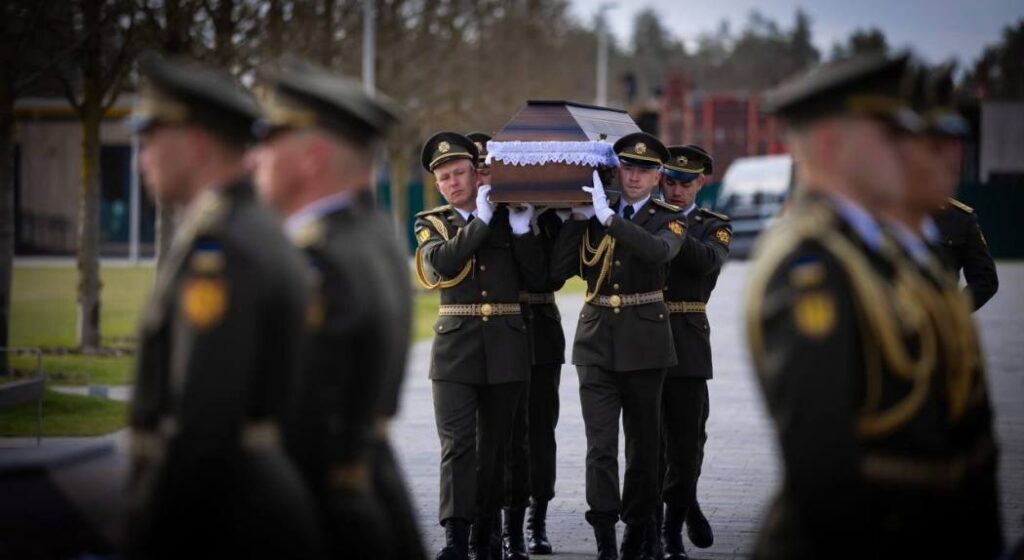 Вісім невпізнаних тіл Героїв з Одеської області знайшли вічний спокій на Національному кладовищі