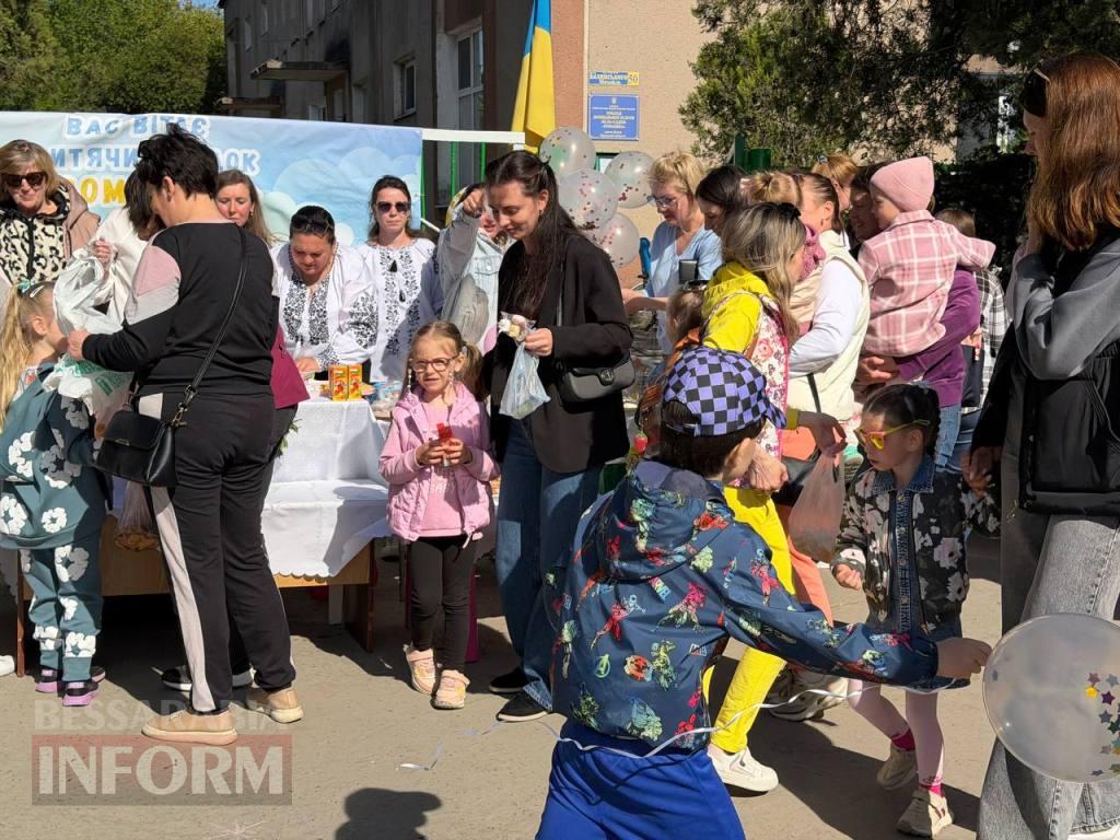 Менш ніж за годину дитячий садок у Кілії зібрав понад 20 тисяч гривень на ярмарку в підтримку ЗСУ