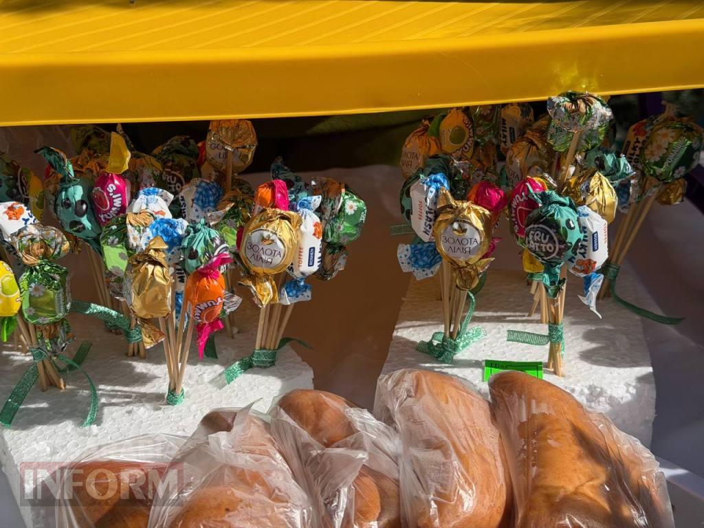 Менш ніж за годину дитячий садок у Кілії зібрав понад 20 тисяч гривень на ярмарку в підтримку ЗСУ