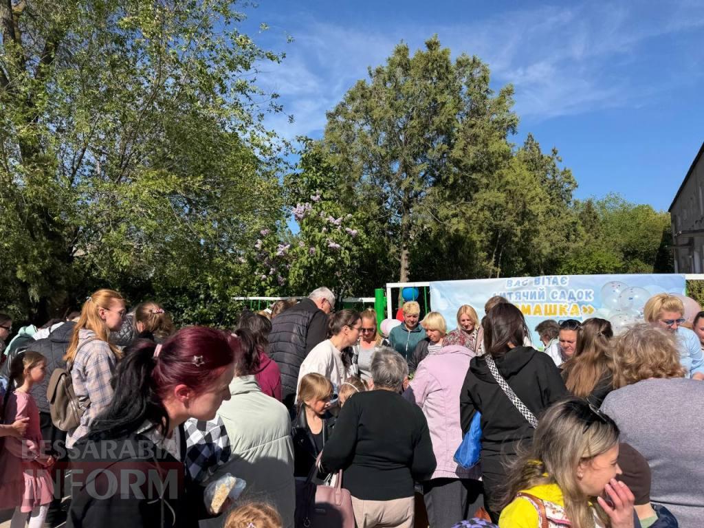 Менш ніж за годину дитячий садок у Кілії зібрав понад 20 тисяч гривень на ярмарку в підтримку ЗСУ