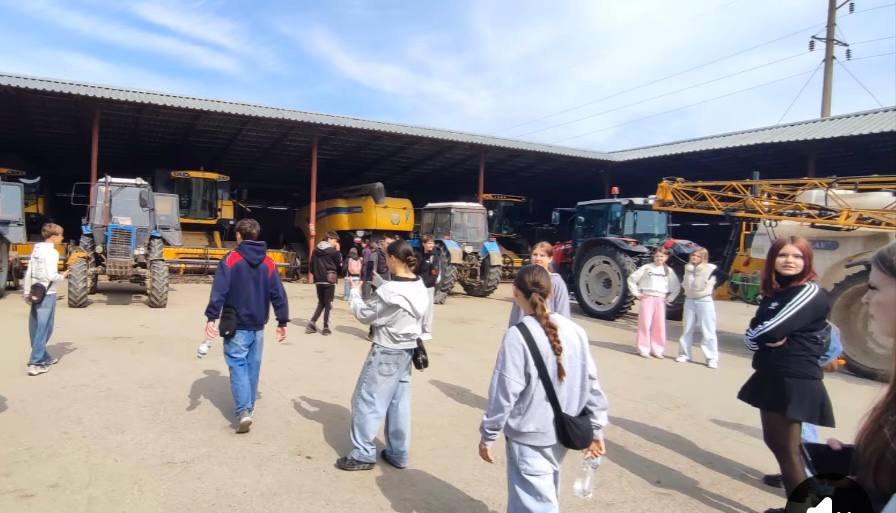 Учні Кілійського ліцею побували на ТОВ «Рис Бессарабії» в рамках профорієнтаційної екскурсії