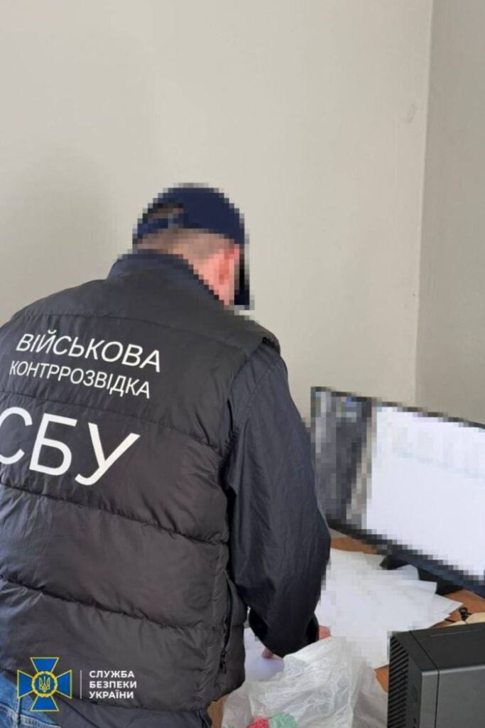 Посадовець військової частини з Одеської області планував “заробити” на польових наборах для військових