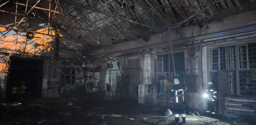Внаслідок ворожої атаки в Ізмаїлі пошкоджено складську будівлю з виробничим обладнанням