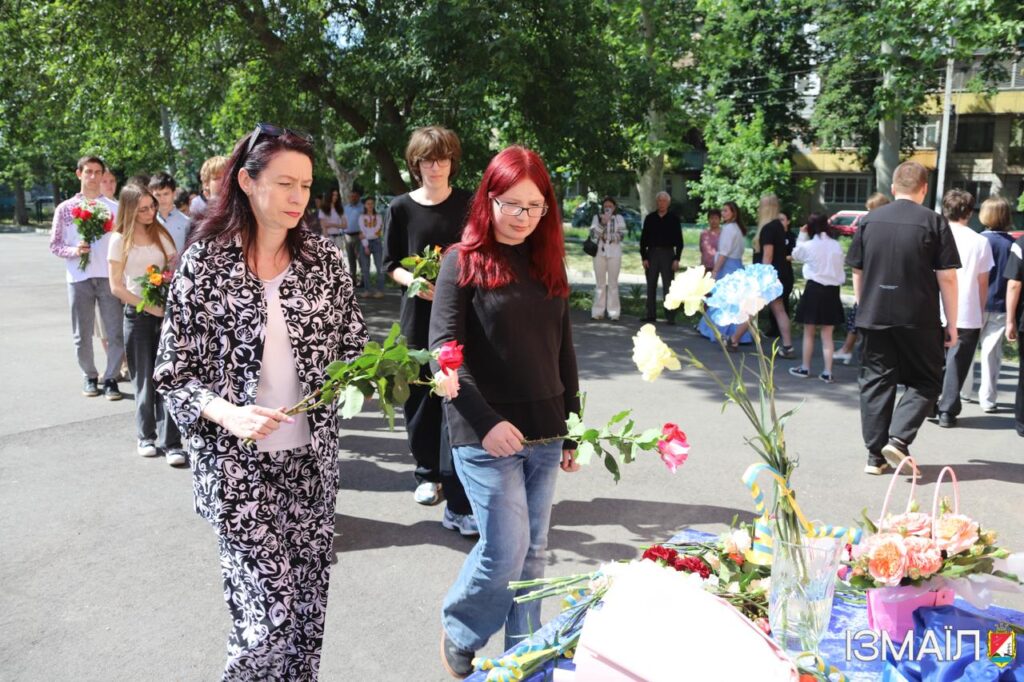 В Ізмаїлі відкрили меморіальну дошку на честь загиблого воїна-десантника