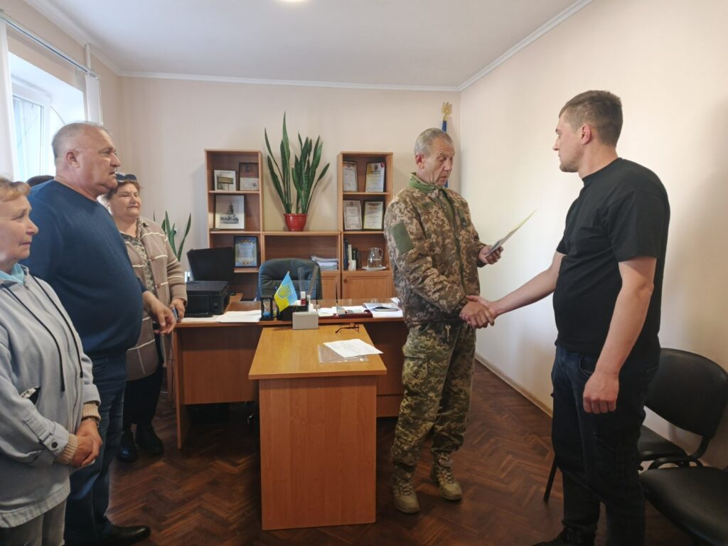 У селищі Бессарабської громади захисника відзначили державною нагородою від президента