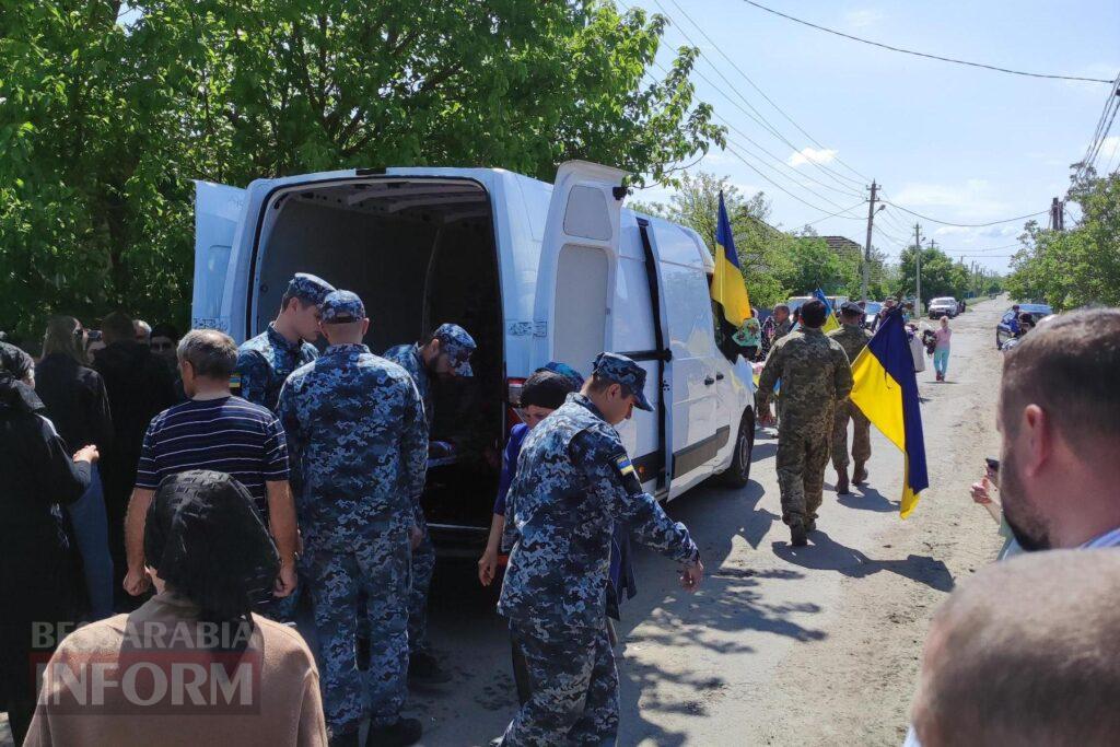 Кілійська громада попрощалася з 25-річним Героєм Дмитром Корпусовим