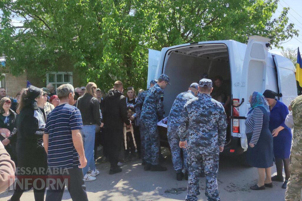 Кілійська громада попрощалася з 25-річним Героєм Дмитром Корпусовим