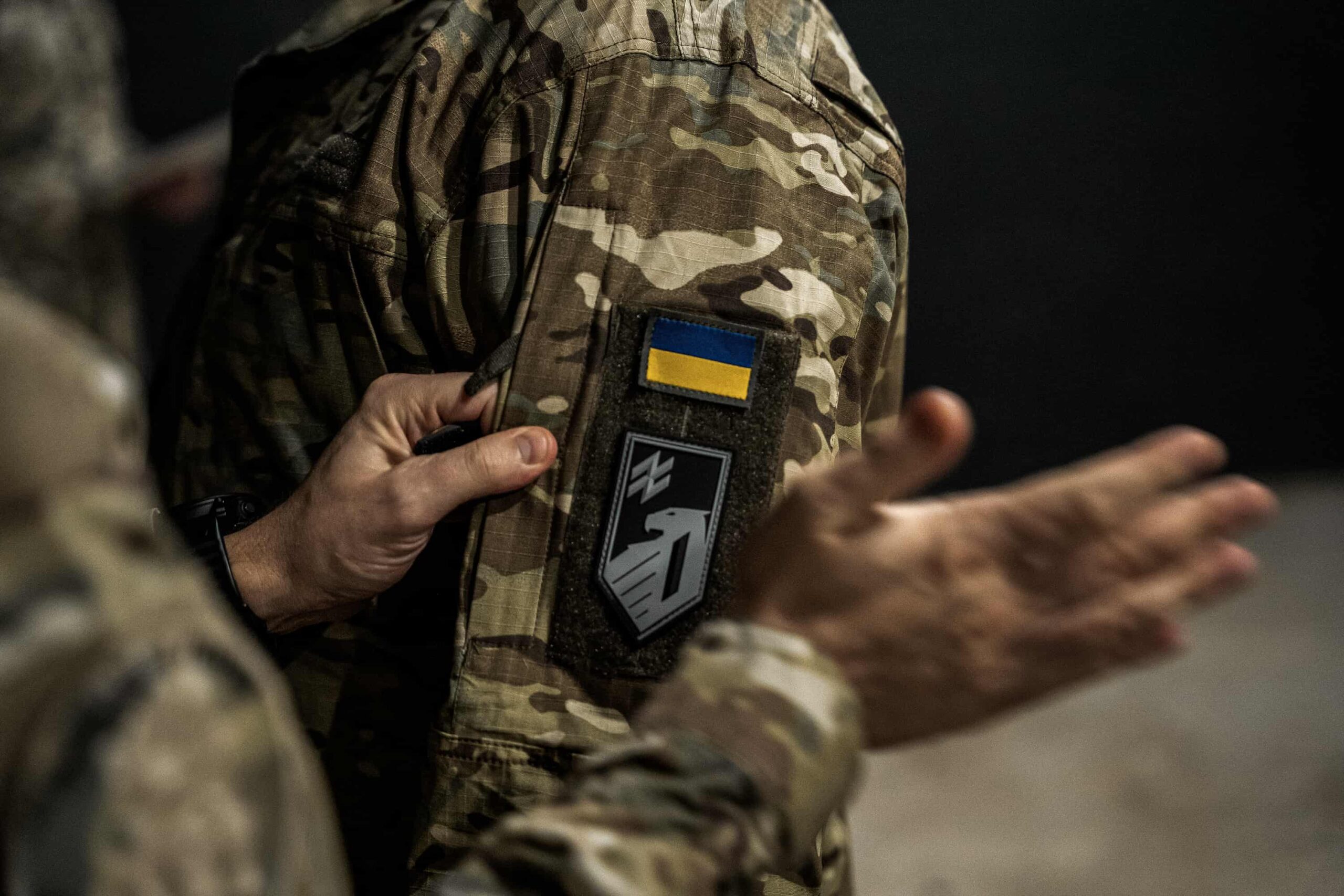 Рекрутинг до «Азову»: сотні вакансій на відстані одного дотику