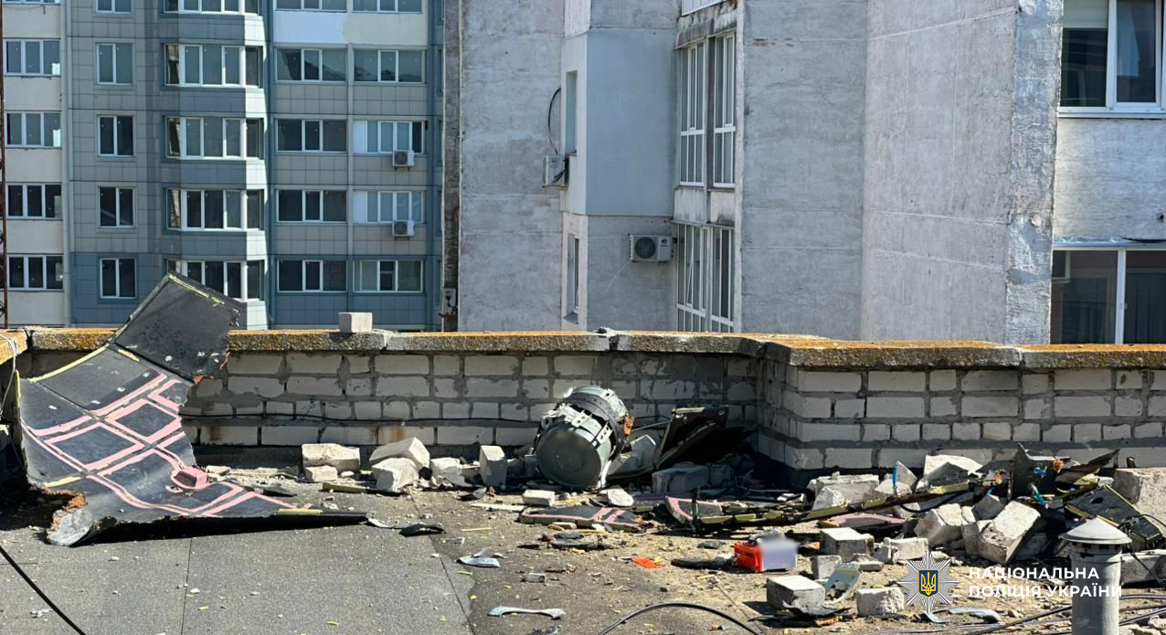 Спецоперація на даху: поліцейські Одещини знешкодили нерозірвані БпЛА