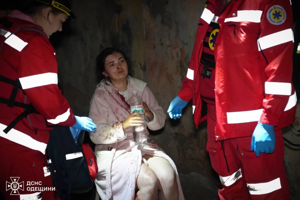 Дрон врізався у дев’ятиповерхівку: руйнівні наслідки нічної атаки на Одещину