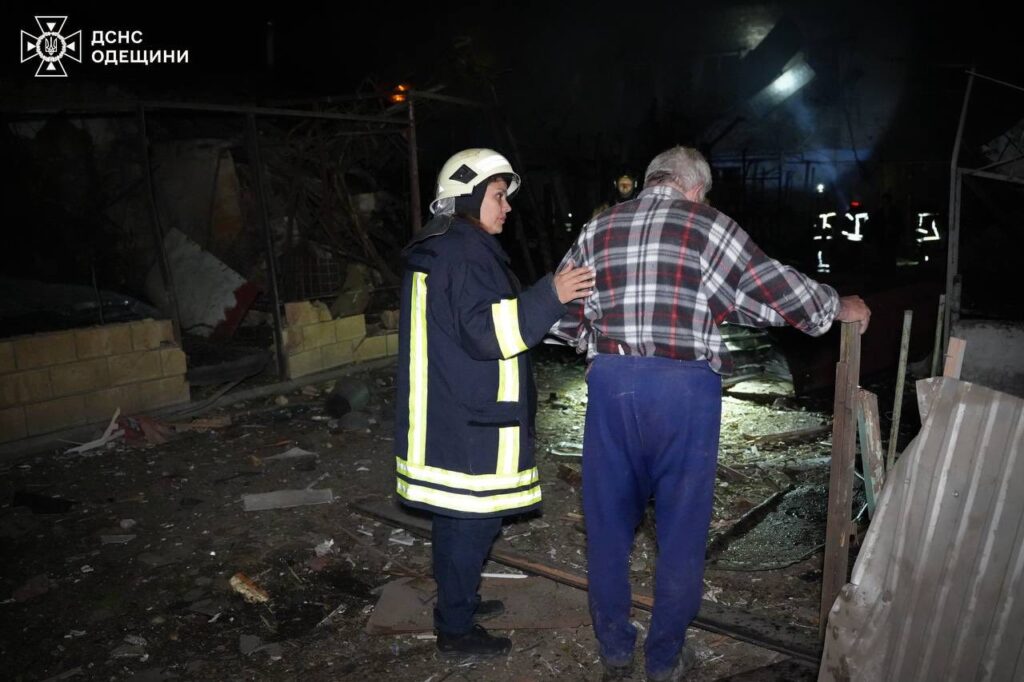 Дрон врізався у дев’ятиповерхівку: руйнівні наслідки нічної атаки на Одещину