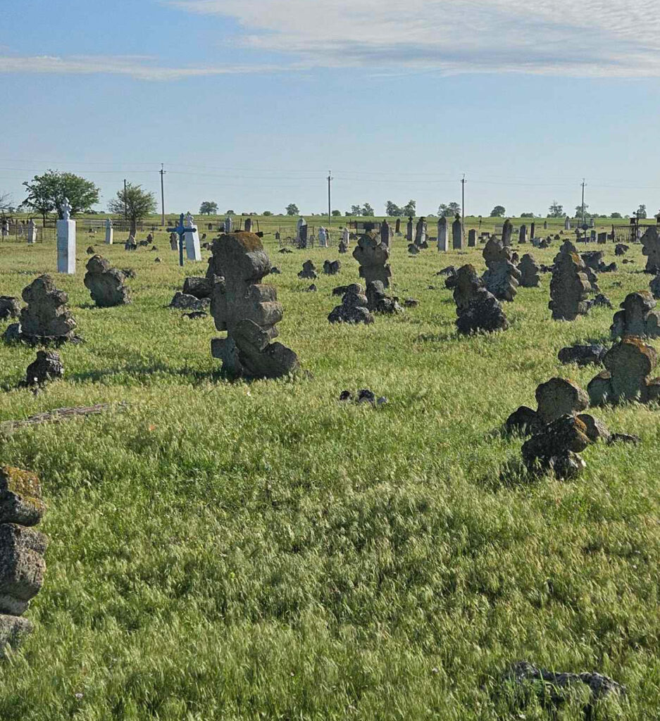 У селі Татарбунарської громади збережено один із найбільших старовинних некрополів Одещини