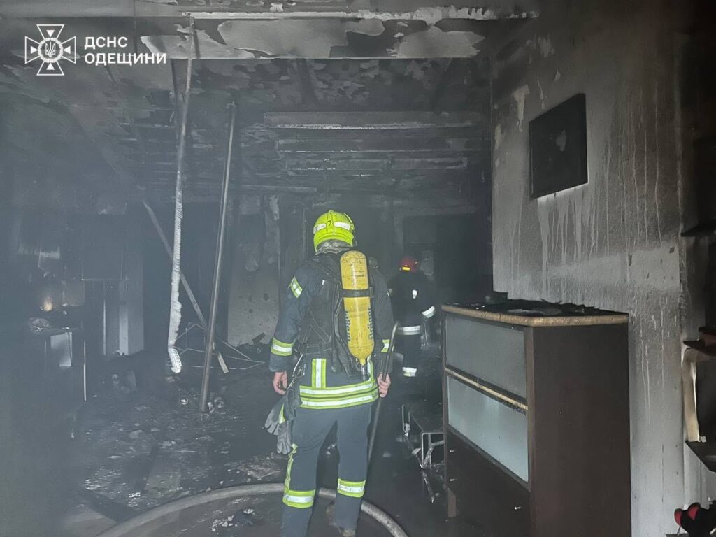 Нічна атака на Одесу: пошкоджено дві багатоповерхівки, серед трьох постраждалих — діти