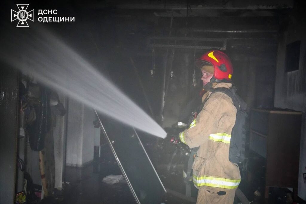 Нічна атака на Одесу: пошкоджено дві багатоповерхівки, серед трьох постраждалих — діти