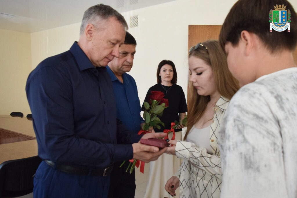Віддали життя на Донеччині: родинам Миколи Нестерова та Сергія Чернобая вручили посмертні ордени