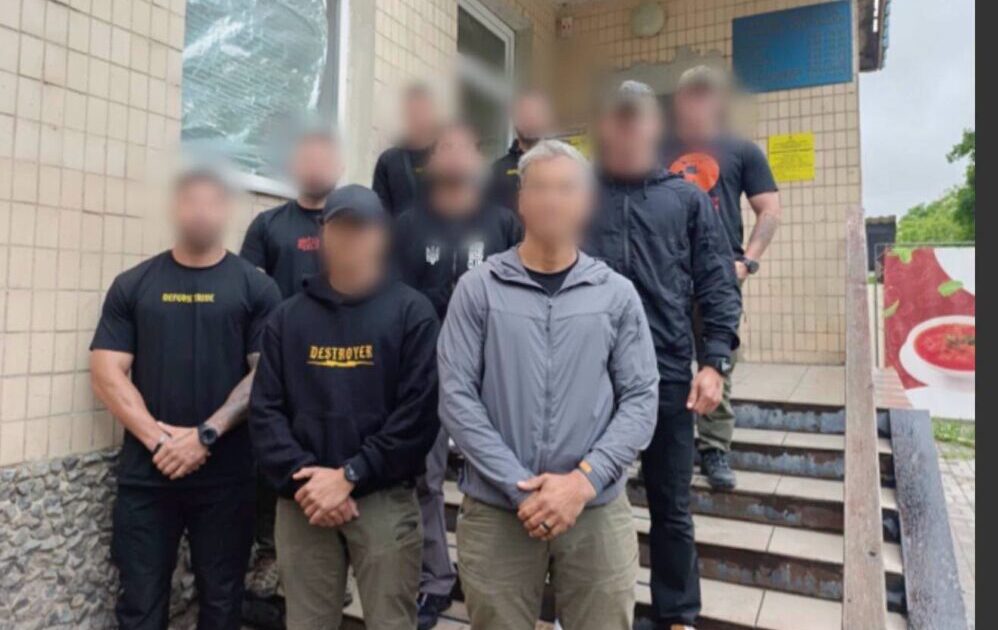 На півдні Одещини посвідки на проживання в Україні отримали військові з Бразилії