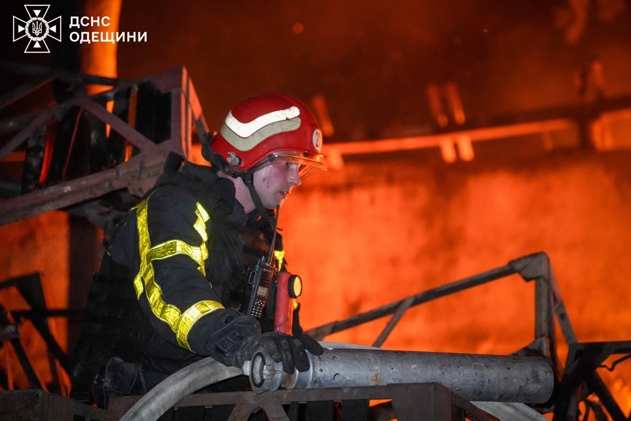 Через ворожу атаку постраждали три торгівельні судна, які прямували в порти Одещини, також удару зазнало сільгосппідприємство
