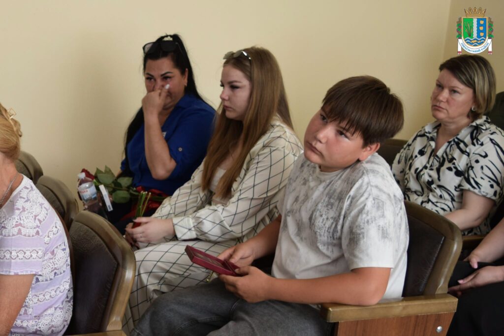 Віддали життя на Донеччині: родинам Миколи Нестерова та Сергія Чернобая вручили посмертні ордени