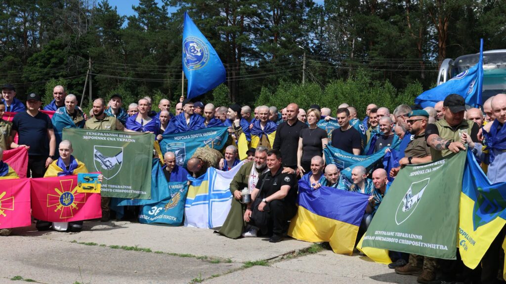 В Україну з російського полону повернулися 160 військових, які були у неволі з 2022 року