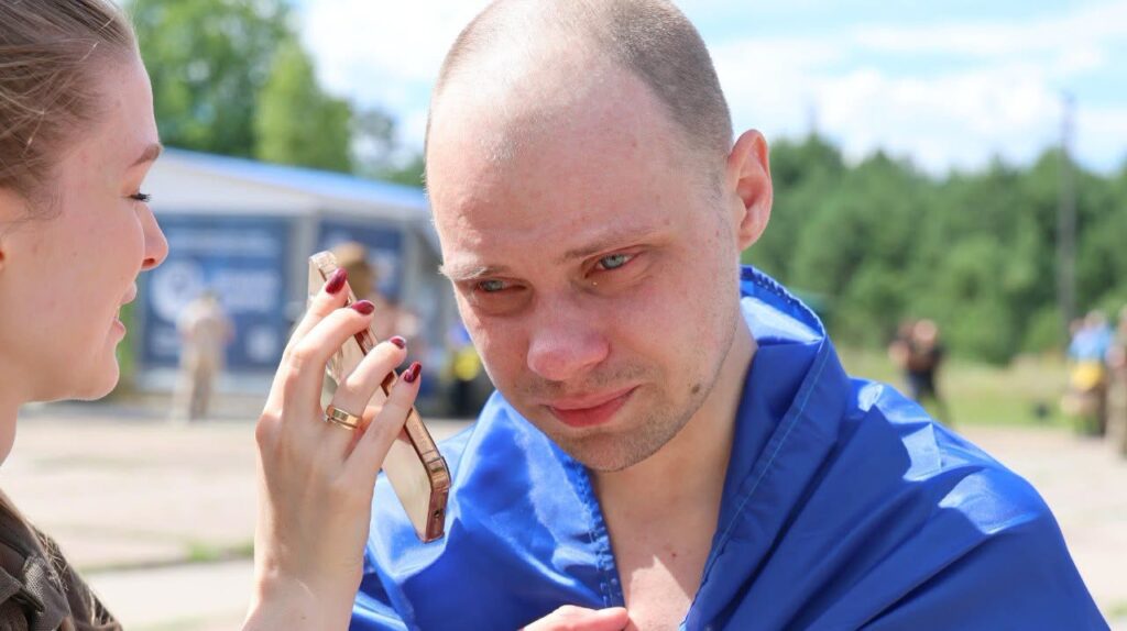 В Україну з російського полону повернулися 160 військових, які були у неволі з 2022 року