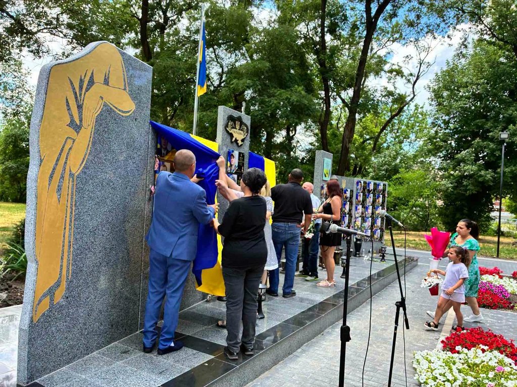 У двох громадах Бессарабії до Алей Слави додали портрети загиблих Героїв