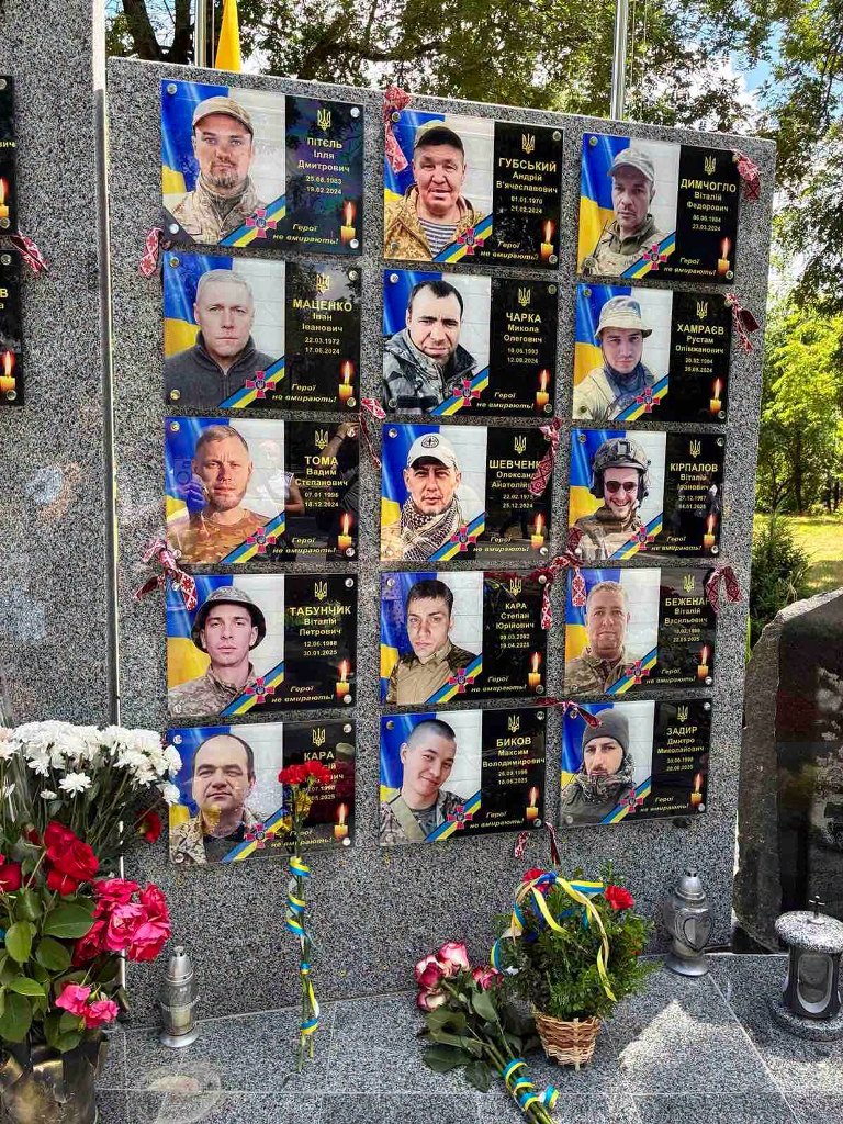 У двох громадах Бессарабії до Алей Слави додали портрети загиблих Героїв
