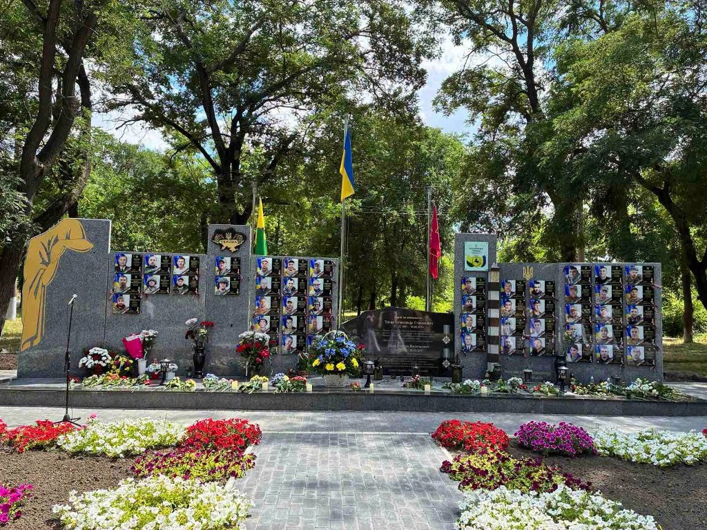 У двох громадах Бессарабії до Алей Слави додали портрети загиблих Героїв