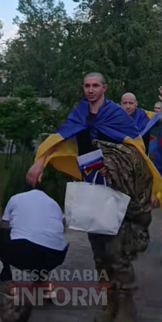 "Я думав, що всі про нас забули": після понад чотирьох років полону додому повернувся захисник "Азовсталі" з Білгород-Дністровщини