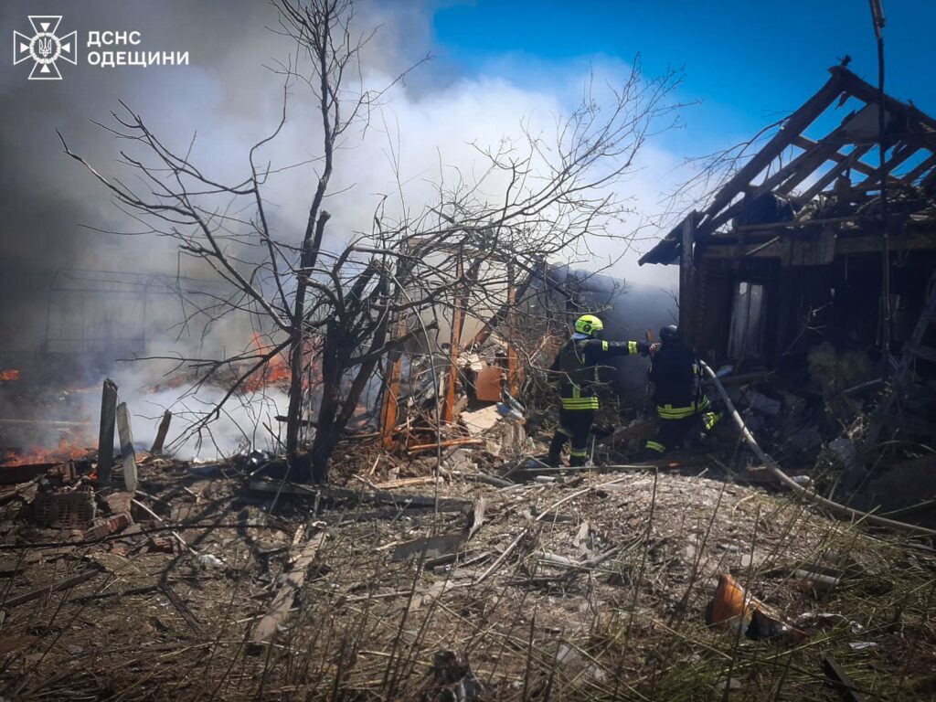 Росіяни атакували ракетою південь Одещини: є руйнування та постраждалі. Оновлено – додано фото та відео