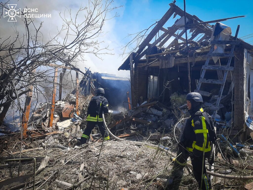 Росіяни атакували ракетою південь Одещини: є руйнування та постраждалі. Оновлено – додано фото та відео