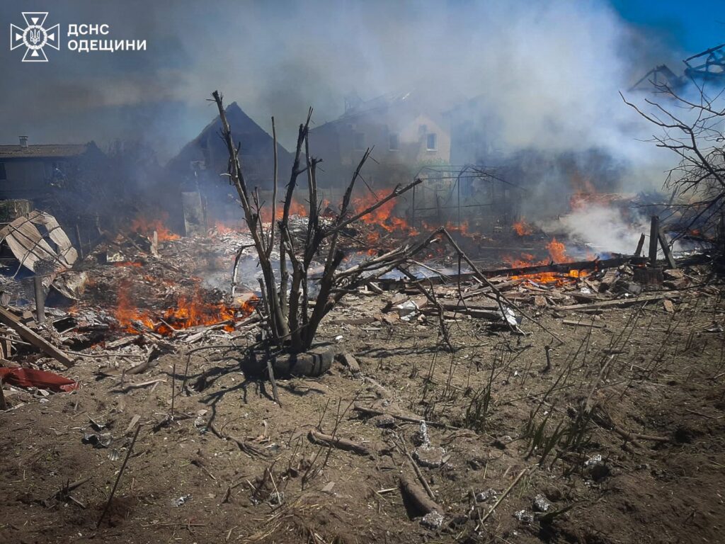 Росіяни атакували ракетою південь Одещини: є руйнування та постраждалі. Оновлено – додано фото та відео