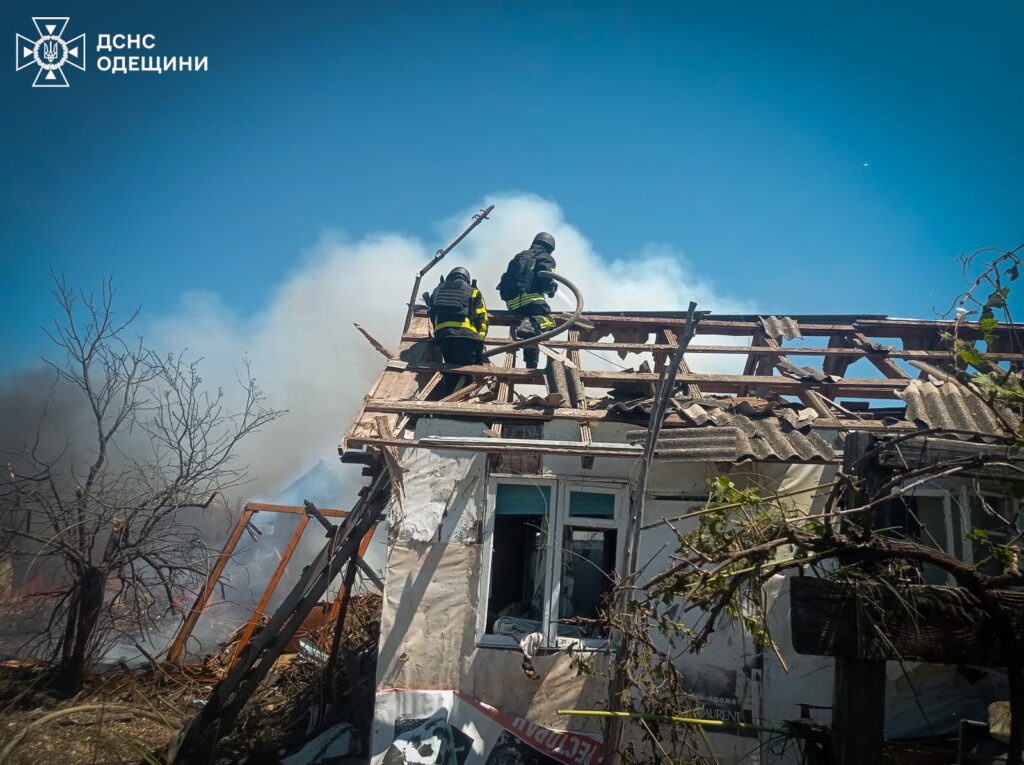 Росіяни атакували ракетою південь Одещини: є руйнування та постраждалі. Оновлено – додано фото та відео