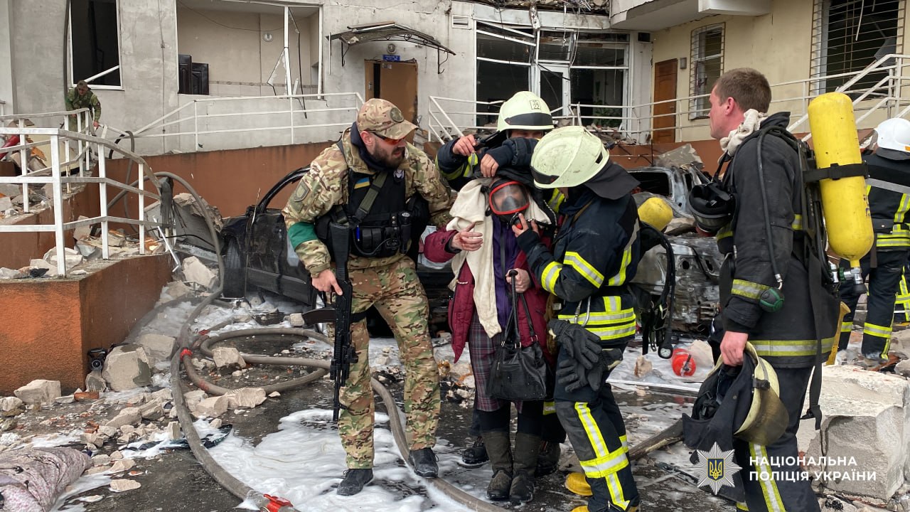 Відплата за Одеський ЖК «Тірас»: командувачам рф інкримінують порушення законів війни