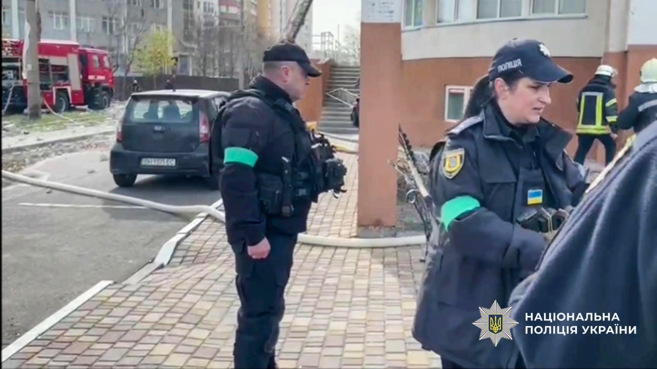 Відплата за Одеський ЖК «Тірас»: командувачам рф інкримінують порушення законів війни
