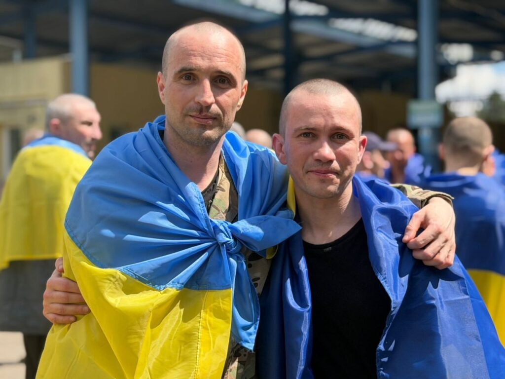 75-й обмін полоненими: додому повертаються 186 українців