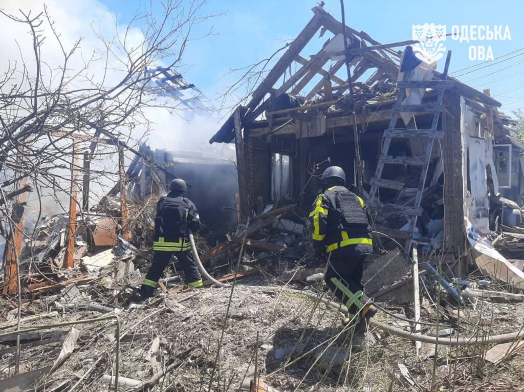 Росіяни атакували ракетою південь Одещини: є руйнування та постраждалі. Оновлено – додано фото та відео