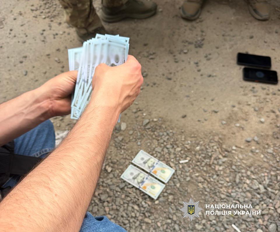 На Одещині посадовець військової частини за шість тисяч доларів «відмазував» ухилянтів від мобілізації