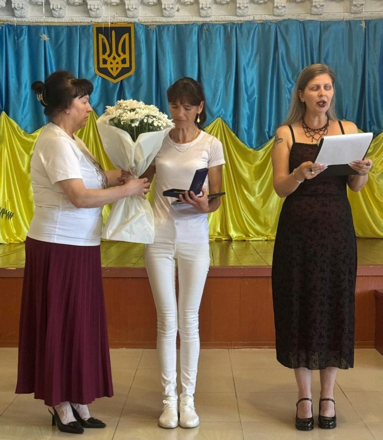 Дружині загиблого військовослужбовця з Вилківської громади передали ще дві його посмертні нагороди