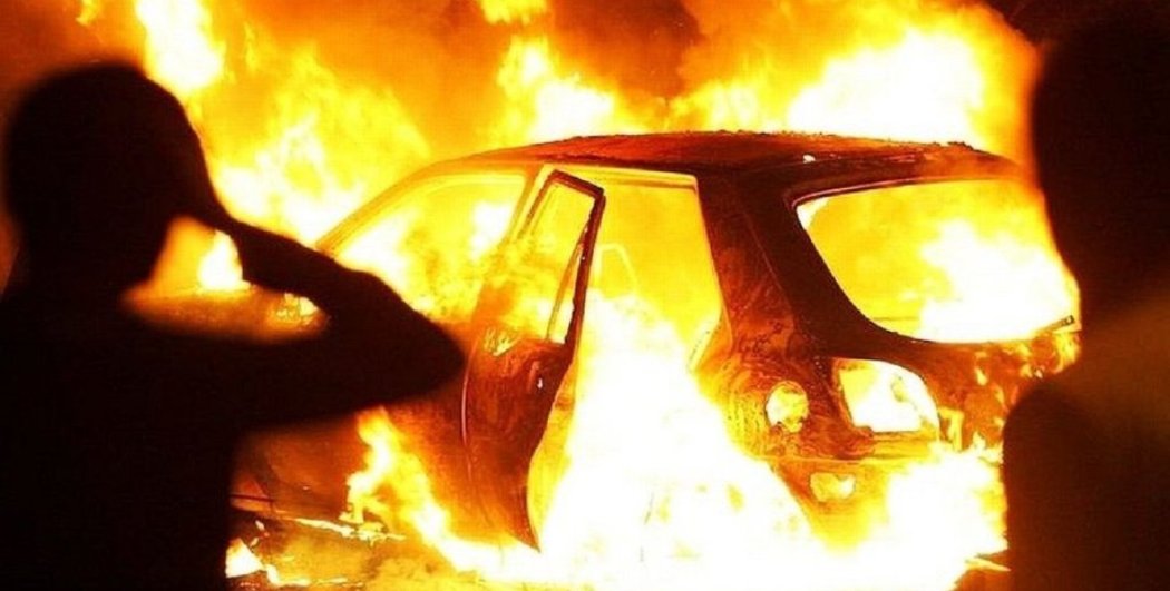 В Ізмаїлі невідомий спалив автомобілі на штрафмайданчику