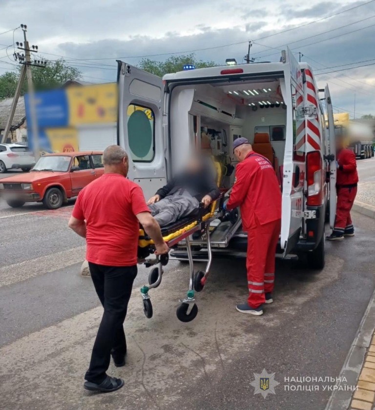 На трасі Одеса-Рені водій ВАЗ збив 72-річну жінку